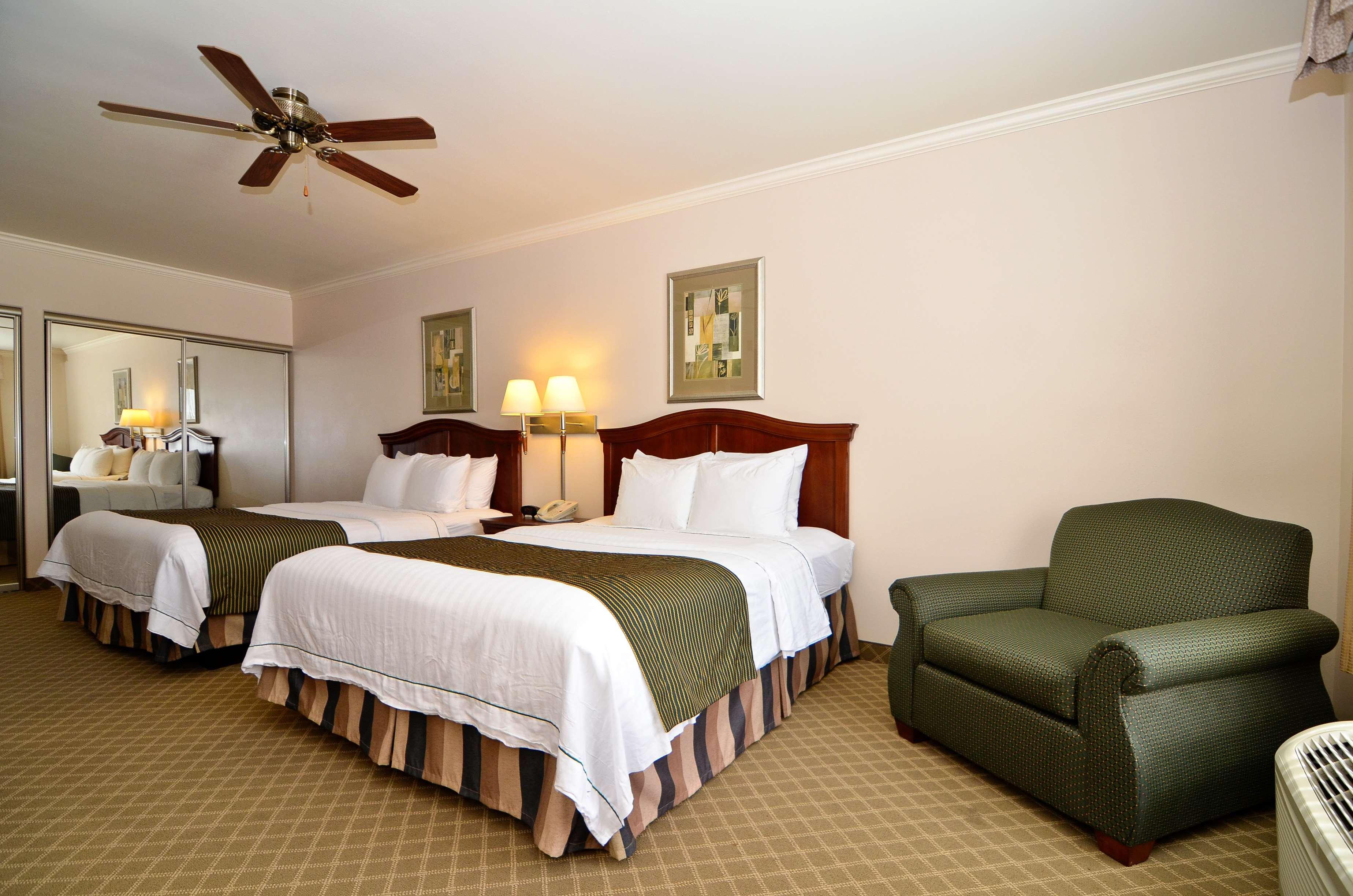 Best Western Plus Country Park Hotel Tehachapi Pokój zdjęcie