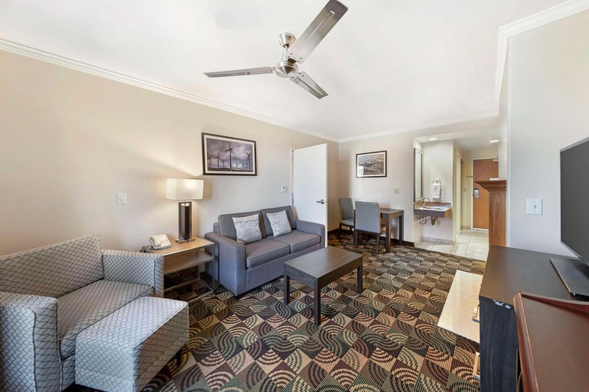 Best Western Plus Country Park Hotel Tehachapi Zewnętrze zdjęcie