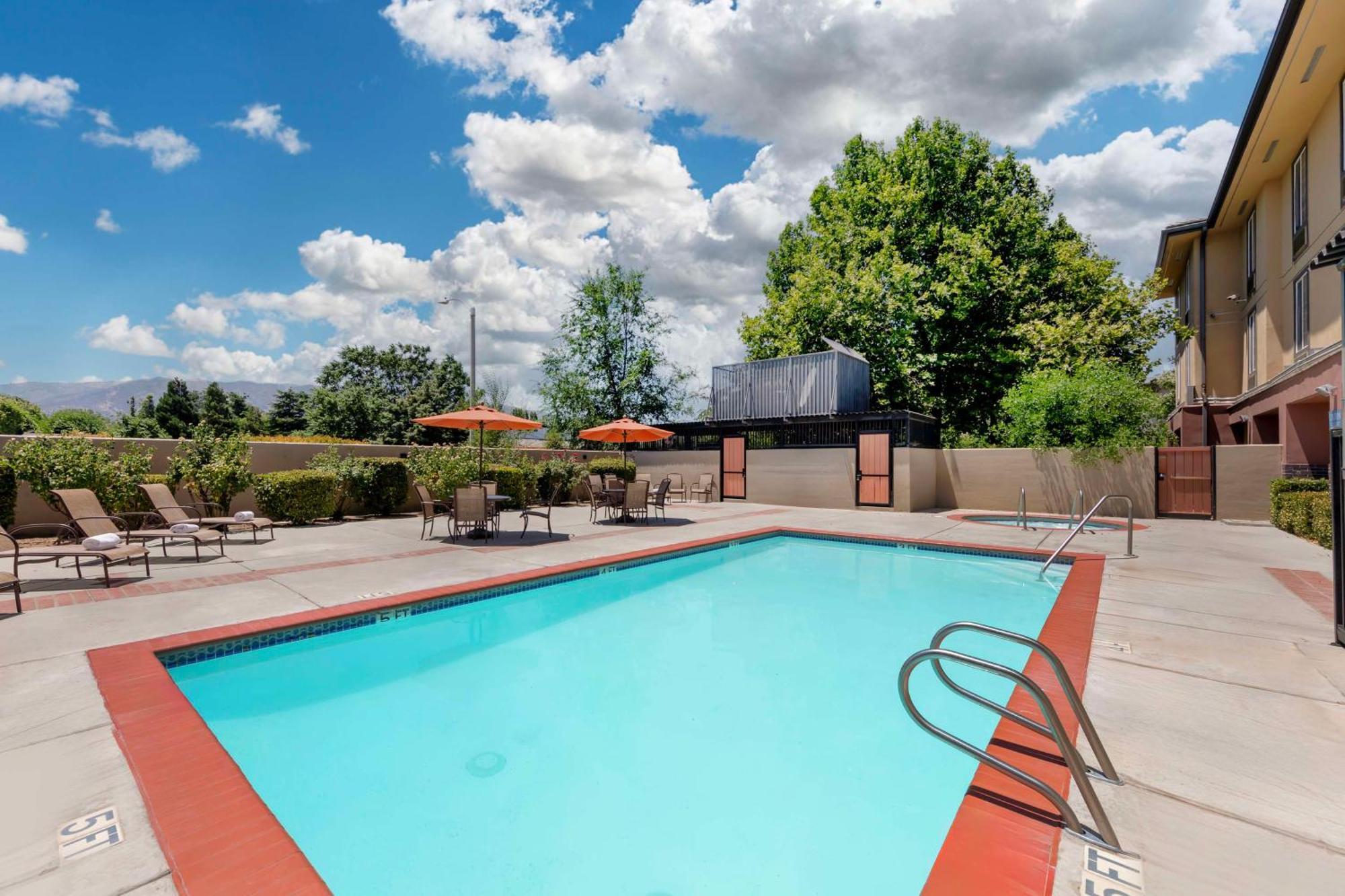 Best Western Plus Country Park Hotel Tehachapi Zewnętrze zdjęcie